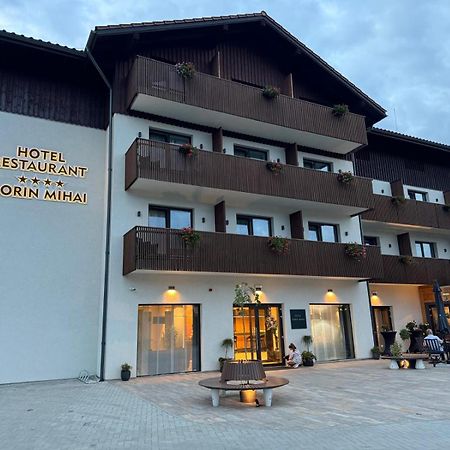 Hotel Sorin Mihai Cristian  Bagian luar foto
