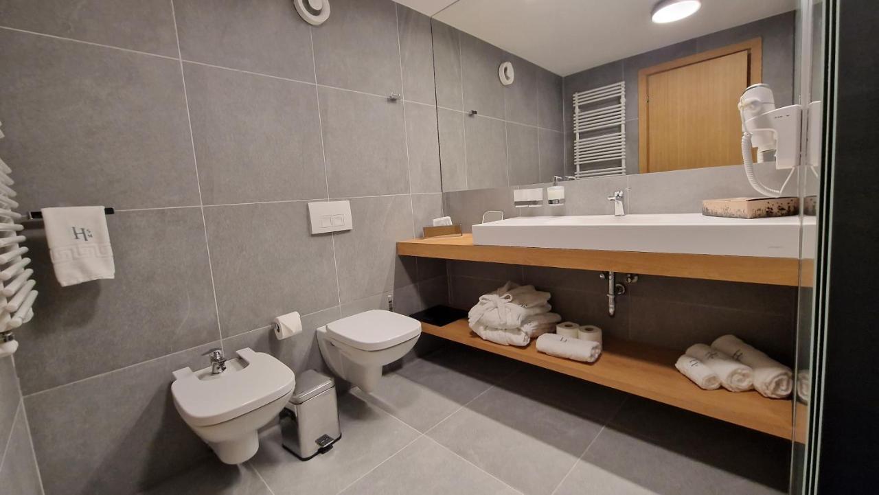 Hotel Sorin Mihai Cristian  Bagian luar foto
