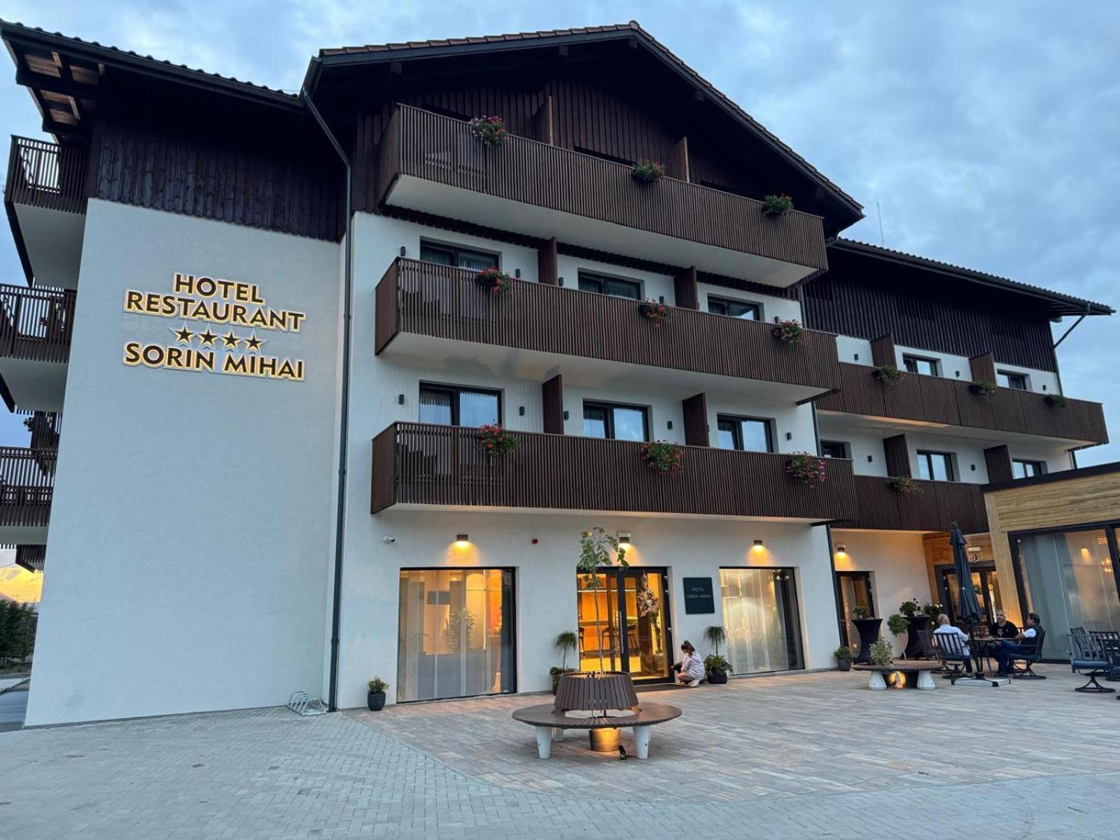 Hotel Sorin Mihai Cristian  Bagian luar foto